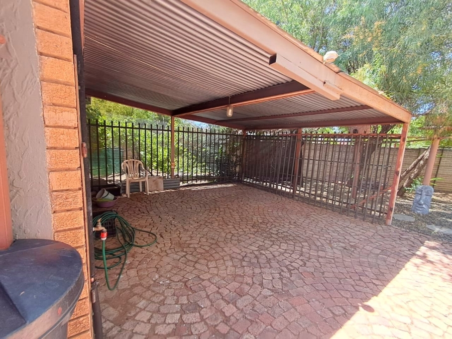 4 Bedroom Property for Sale in Fichardt Park Free State